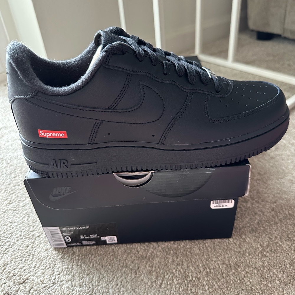 Nike Air Force 1 Supreme size 9men